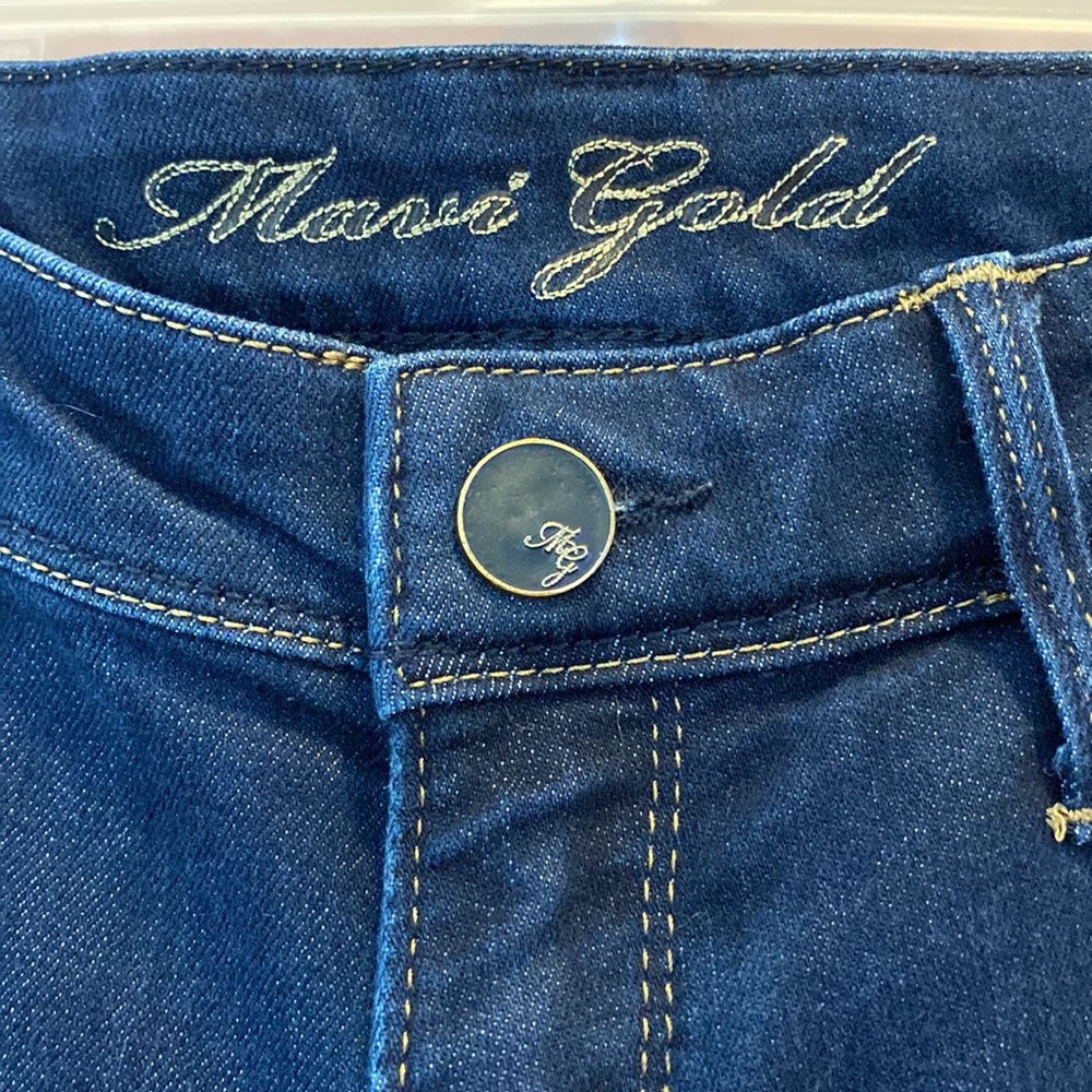 Mavi Gold ladies denim in size 30 x 32. Molly straight regular rise.